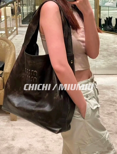 CHI | Miumiu/Miao Miao Logo в качестве старой кожа