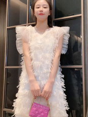 Солдатская детская одежда 夏季2023法式设计感时髦浪漫花边无袖拼接宽松显瘦直筒短款连衣裙