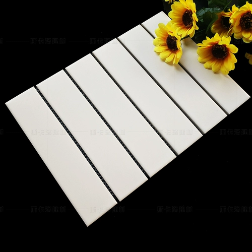 Простая белая длинная мозаичная кухня туалет ванная комната ванная комната кирпич