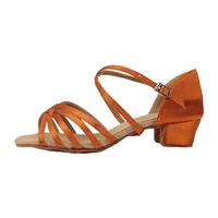 Пять редакционных цветов глубокий цвет кожи