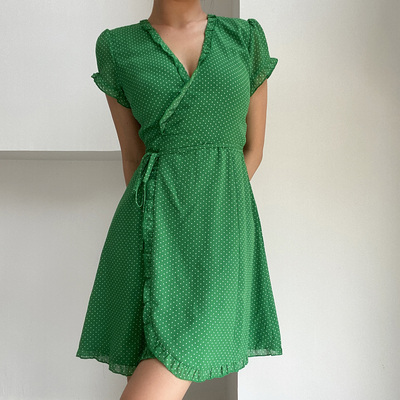 taobao agent Retro cute sexy green short sleeve dress, V-neckline, high waist