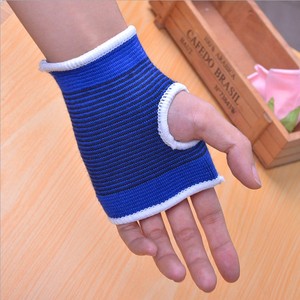 Thể thao dây đeo cổ tay thiết bị tập thể dục thoáng khí lòng bàn tay cưỡi con lăn trượt băng barbell quả tạ đồ bảo hộ tạ găng tay