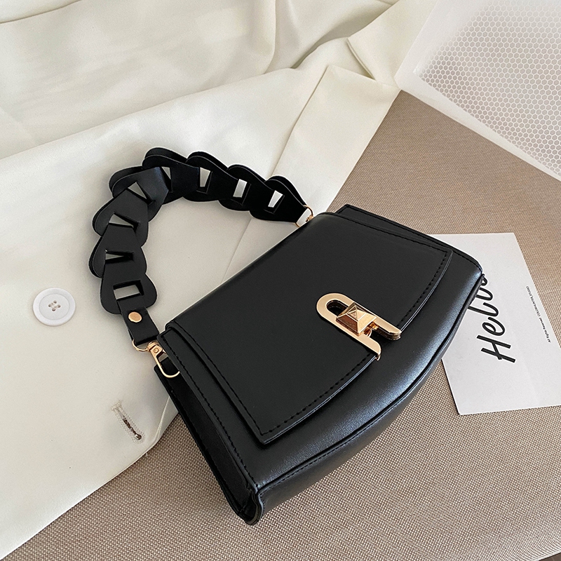 BlackAdvanced sense Foreign style Axillary bag Internet celebrity Minority Design Inclined shoulder bag Small bag 2021 new pattern fashion The single shoulder bag female