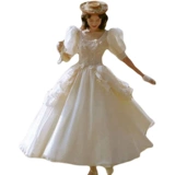 Тема фильма фильма тема одежды пара аутсорсинг туризм, съемки садоводства белое марлевое платье маленькое свежее фото световое свадебное платье