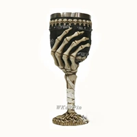 Высокая чашка призрака