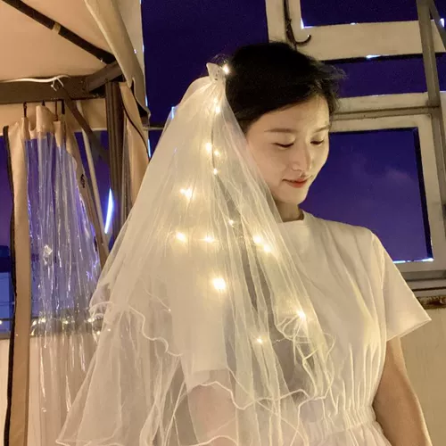 Интернет -знаменитости мелкие головы вуаль в завеса