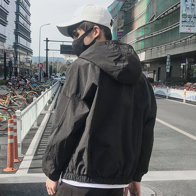 2018 người đàn ông mới của áo khoác mùa xuân và mùa thu áo khoác Hàn Quốc phiên bản của xu hướng đẹp trai quần áo mỏng sinh viên giản dị hoang dã áo