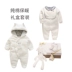 Bộ quần áo cotton cho bé sơ sinh 0-3 tháng 6 mùa thu và mùa đông ấm áp jumpsuit bằng da cừu