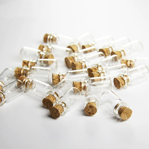 Маленькая прозрачная радужная бутылка для плавания