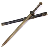 Длинный металлический меч, нож, оружие