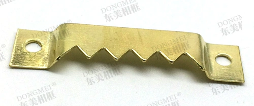 Золотые пилообразные крючки расширяются и разрушены с атлетизированным крючком с перекрестным приводом.
