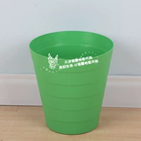 Зеленый, маленький