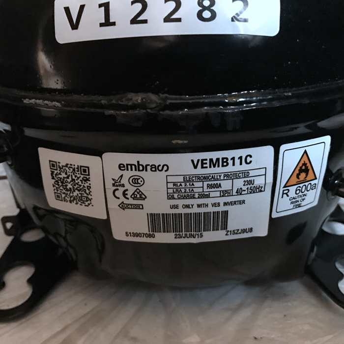 В каких холодильниках инверторный компрессор. Компрессор Embraco vemz 9c. Инверторный компрессор Embraco vesd9c. Мотор холодильника Embraco vemz 9c. Компрессор холодильника Embraco vegy11c.