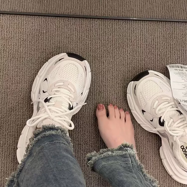 Кроссовки Huaqiang Huali сетчатые дышащие повседневные dad shoes женские, 2023 новые женские кроссовки, спортивные кроссовки, универсальная толстая подошва, сетчатые