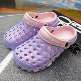 Женские тапочки в стиле Crocs, модные мюли, босоножки, коллекция 2018 года, закрытый носок, мягкая подошва, увеличивают рост