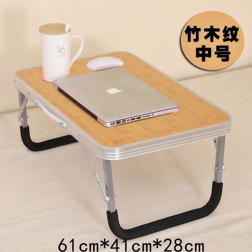 Стол на кровати, стол, напишите складной маленький стол, ученики средней школы средней школы студента колледжа учатся в общежитии.