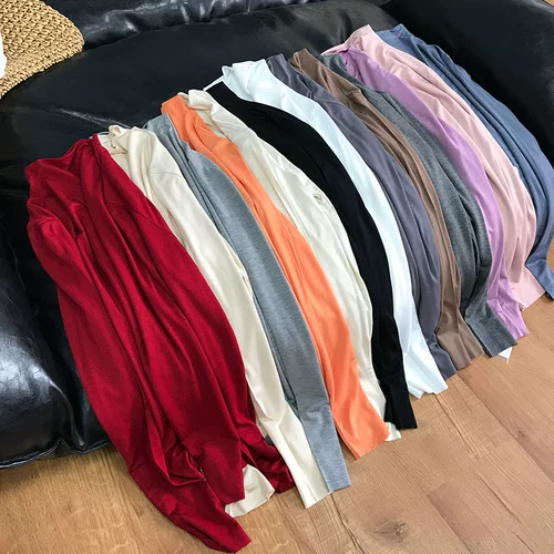 Базовый приятный телу зимний лонгслив, высокий воротник