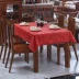 Khăn trải bàn dùng một lần xuống cấp hình chữ nhật dày lưới màu đỏ hộ gia đình không thấm nước khăn trải bàn chống vảy dầu khăn trải bàn dùng một lần - Các món ăn dùng một lần giá cốc giấy dùng 1 lần Các món ăn dùng một lần