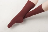 Современные этнические нескользящие носки подходит для мужчин и женщин, средней длины