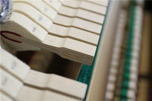 Только для Пекина за пределами Пекина, вы можете проконсультироваться с новой жемчужной рекой Jingzhu Bup-123M Master Series Высококачественное вертикальное пианино