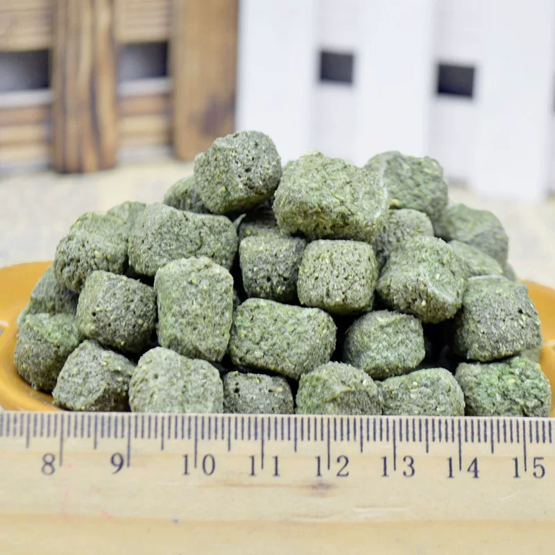 Хорьковый хомячок голландский кролик формирование трава круг Puff Grass Rabbit Grass Snacks 500г