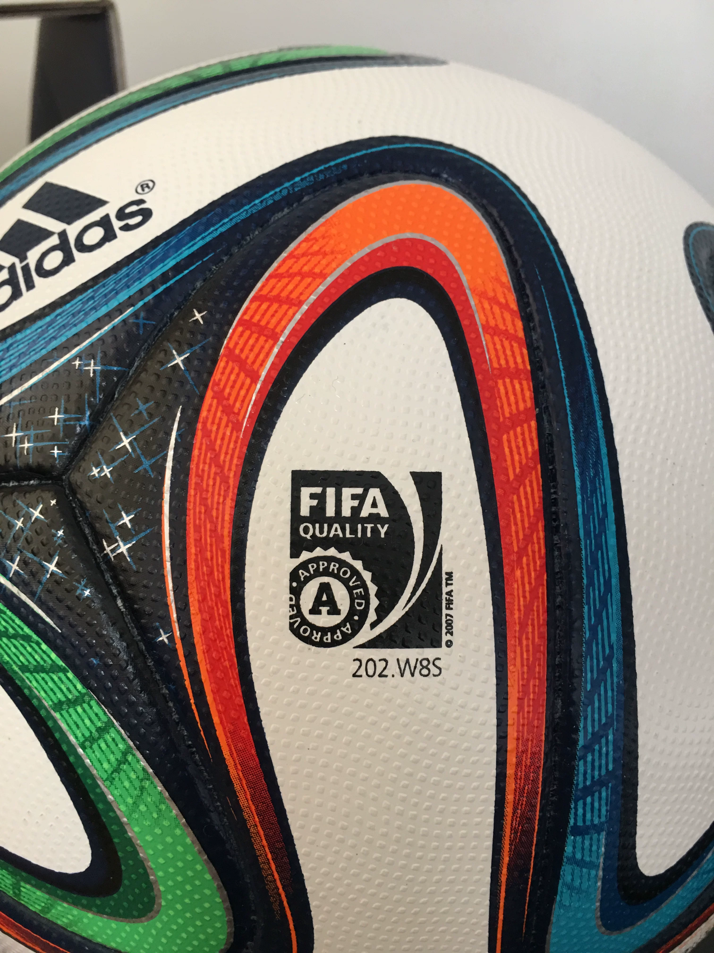 Оригинальный чемодан/коробка? оригинальный короб Adidas Adidas 2014 год Болй World Cup мяч для игры Samba glory G73617