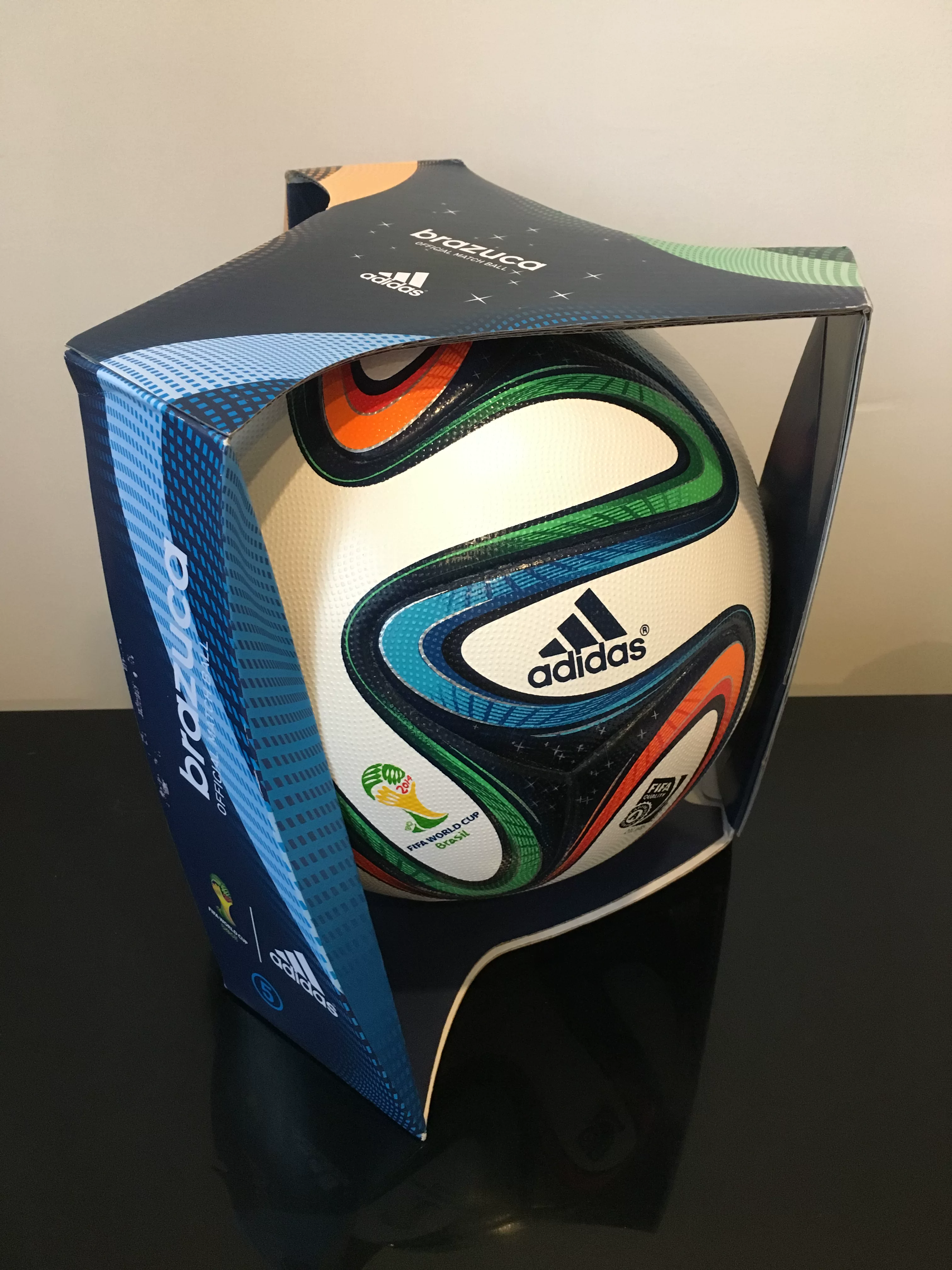Оригинальный чемодан/коробка? оригинальный короб Adidas Adidas 2014 год Болй World Cup мяч для игры Samba glory G73617