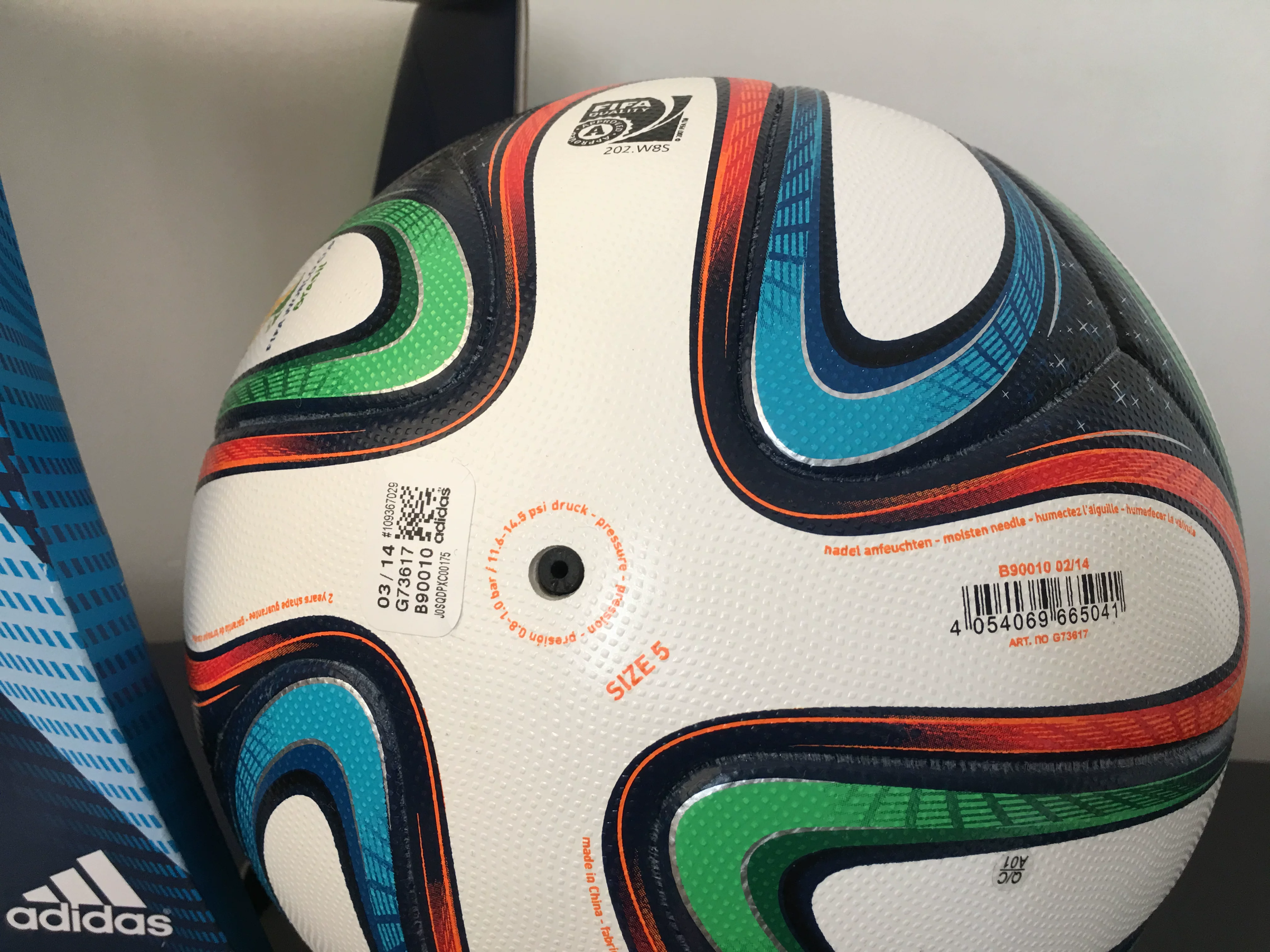Оригинальный чемодан/коробка? оригинальный короб Adidas Adidas 2014 год Болй World Cup мяч для игры Samba glory G73617