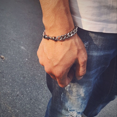 原创设计潮人个性小哑铃手链男士钛钢简约学生个性潮男手饰品