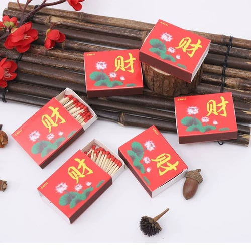 Большая коробка набирает старый модный старый модный благовония, поклоняясь богам, чтобы пожертвовать богатством Будды, деревянное зажигание чистого ручной работы -ладан