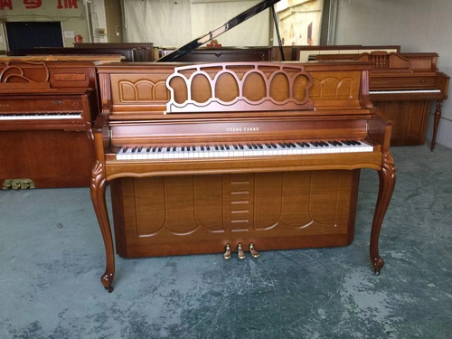 Южная Корея импортированная квази -новая фортепиано второе пианино Yingchang UC118 YC110 U121 Вертикальное упражнение для взрослых