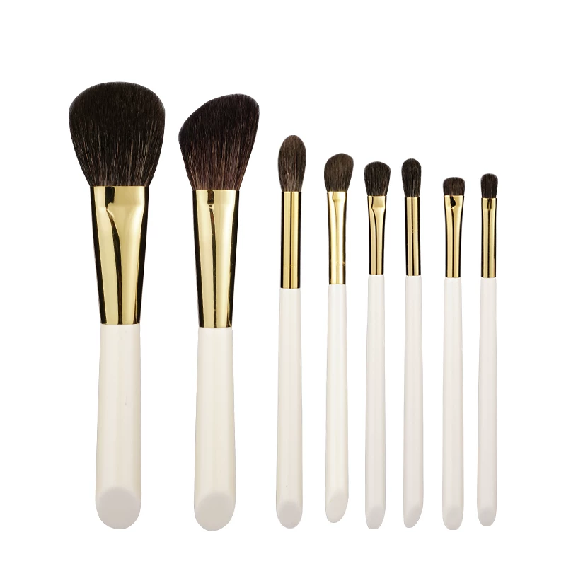 Soft black brush for contouring, 8 pieces