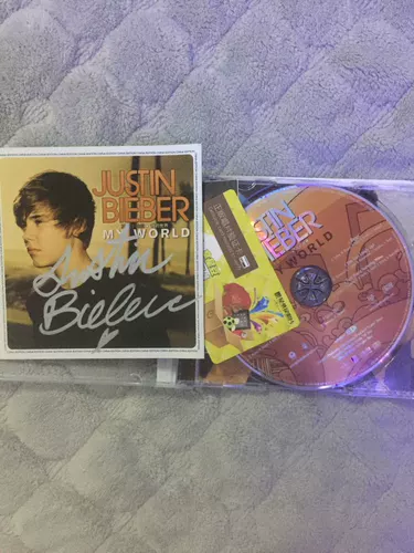 Подписанный альбом Джастина Бибера подписал Джастин Бибер My World My World CD