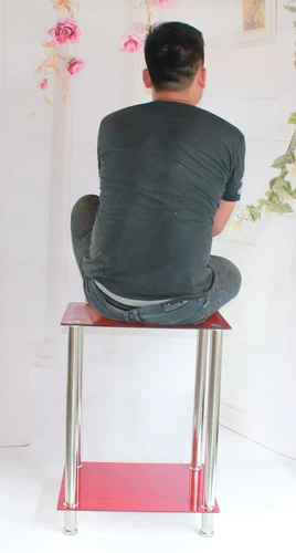 Простая современная маленькая квартира гостиная маленькая кофейня из нержавеющей стали творческий кофейный столик напряженный стеклянный край несколько уголков маленьких квадратных столов