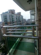 Лестничные перила 上海不绣钢楼梯扶手栏杆 阳台防护栏露台围栏装饰网304不绣钢包装