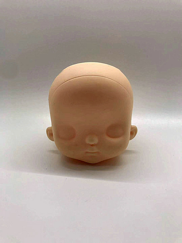 1Genuine bulk cargo Plain head Practice makeup head of a group of children