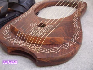 La Laqin Tianqin, связывающий маленькие струны Hinds в Великобритании
