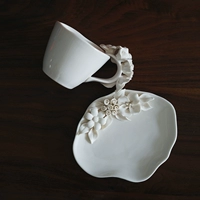 Ручная кофейная чашка тарелка