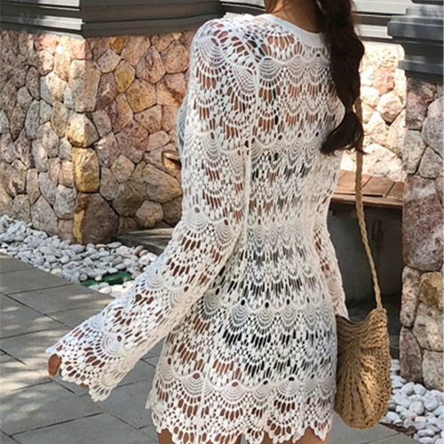 Белый трикотажный пляжный купальник