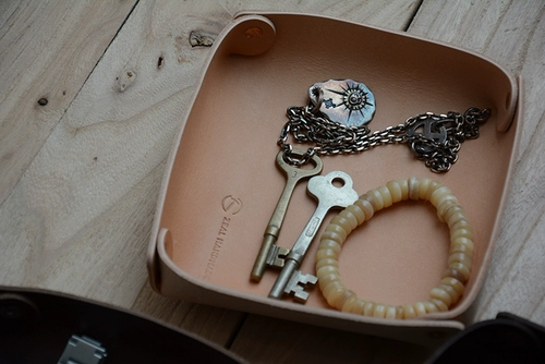 Итальянская овощная загорелая кожаная лотка