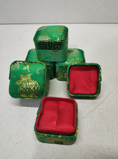 Коробка 七八十年代老物件收藏戒指耳环小首饰盒潮州老枫溪库存老厂货锦盒