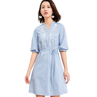 [New giá 149 nhân dân tệ] 2018 mùa hè v cổ áo thêu màu xanh sọc một từ váy khí đèn lồng tay áo đầm dam maxi Sản phẩm HOT