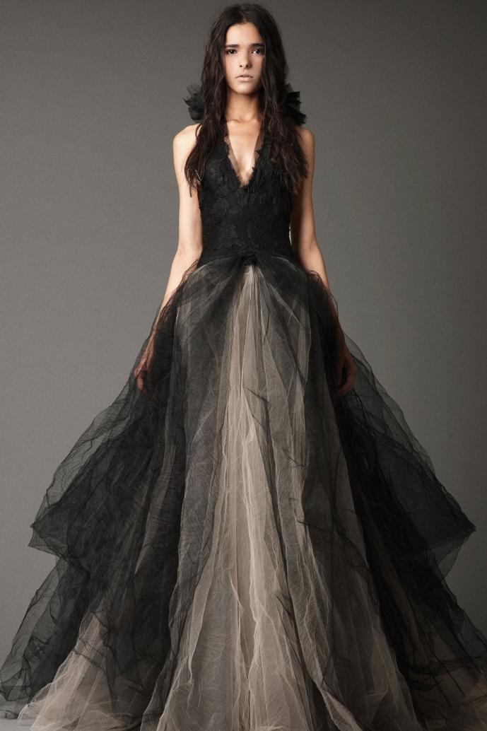 Темное свадебное платье