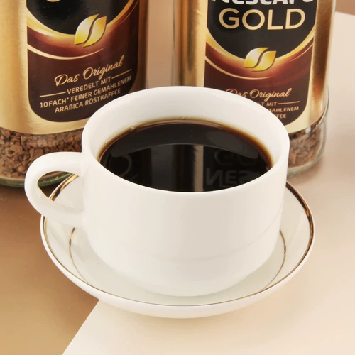 Американская бутылочная замораживание Nestlé - это растворимый фитнес -кофе