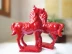 Miễn phí vận chuyển đồ gốm gốm đỏ trang trí ngựa Lucky Phong Thủy phòng khách đồ nội thất Trang trí đám cưới