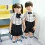 Trường mẫu giáo quần áo cao đẳng gió mùa hè tiểu học lớp trẻ em của Anh gió phù hợp với đồng phục tốt nghiệp quần áo tùy chỉnh quần áo trẻ sơ sinh