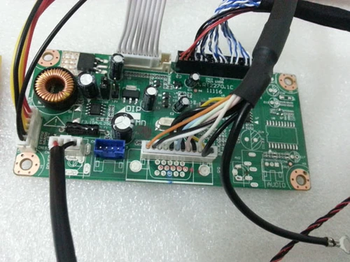 Специальный дисплей на сенсорном экране Специальная плата драйвера поддерживает визуальную зеленую синхронизацию и различные системы Song System -Top