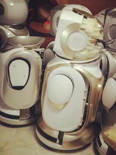 Разнообразный умный робот, батарея, зарядный кабель