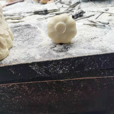 Изделие с гравюрой на слоновой кости