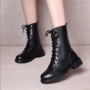 2018 mùa thu và mùa đông Hàn Quốc phiên bản của màu đen kích thước lớn với Martin khởi động khởi động quân sự khởi động bằng phẳng ngắn có đế sinh viên nữ khởi động giày boot nữ cổ thấp